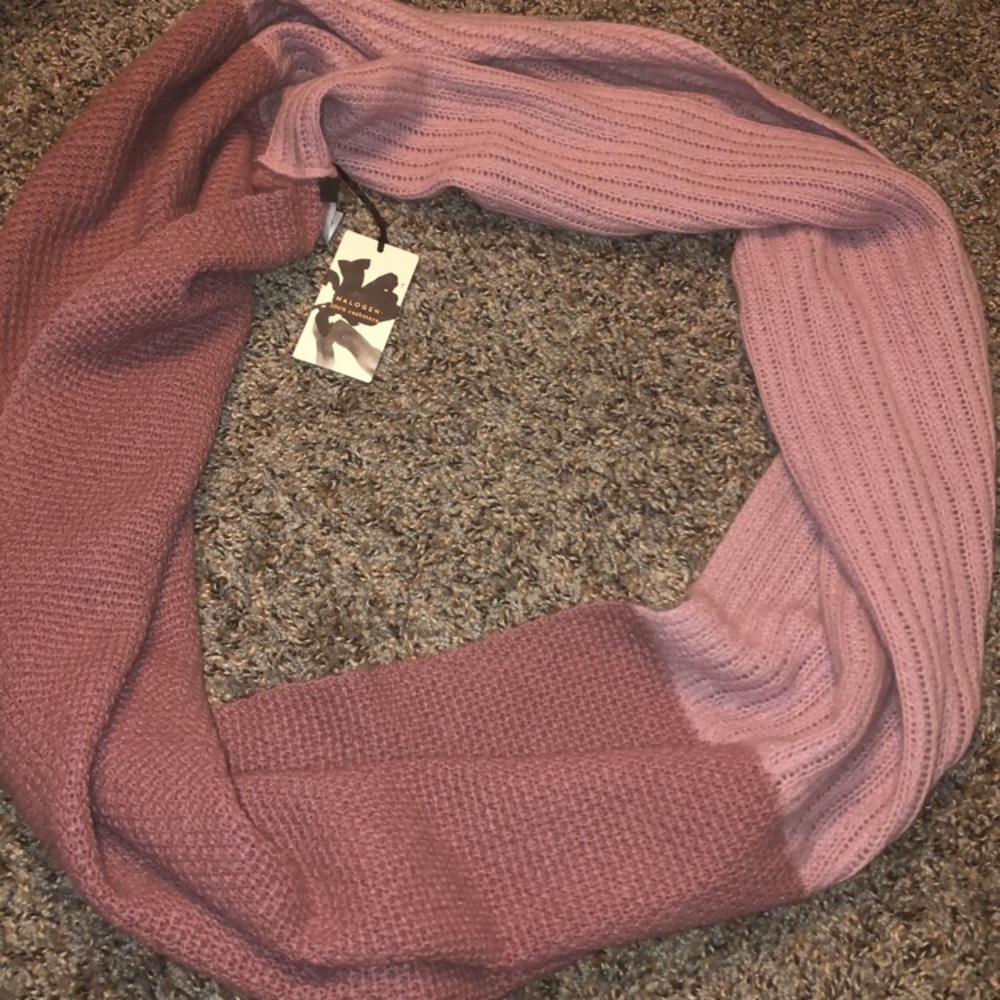 Two tone pink cashmere scarf!